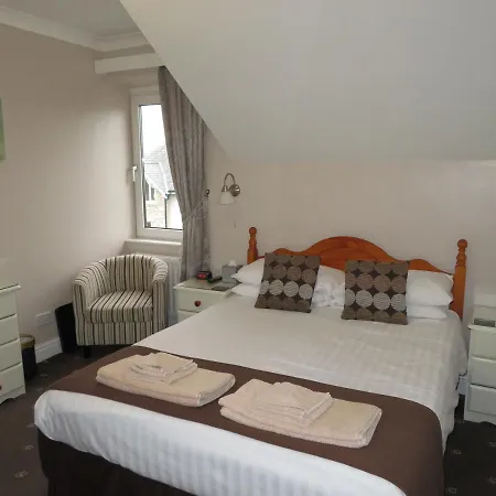 Hillside Bed & Breakfast 4*